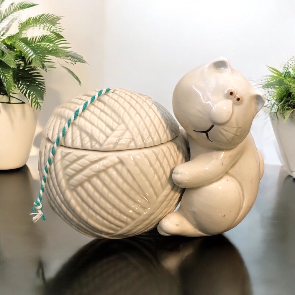 Vtg 1977 Fitz & Floyd Cat Snip Ceramic Kitty Yarn Ball String Twine Holder